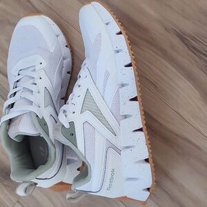 Reebok White Light Gray Tan Athletic Sneakers
